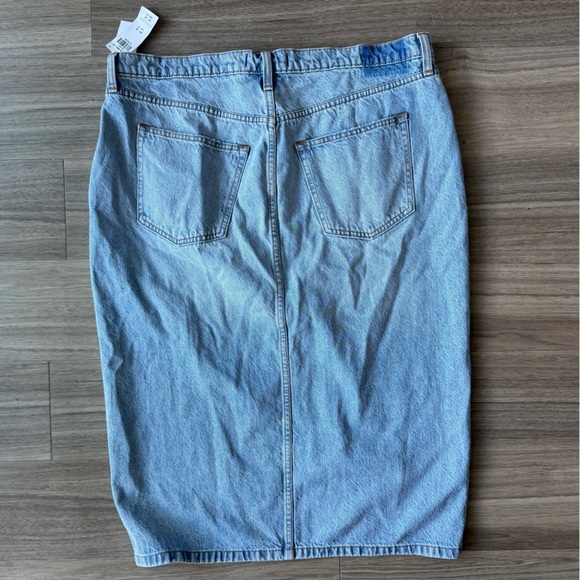 NWT Abercrombie & Fitch Blue Light Wash Denim Midi Skirt Size 16 - Picture 5 of 5